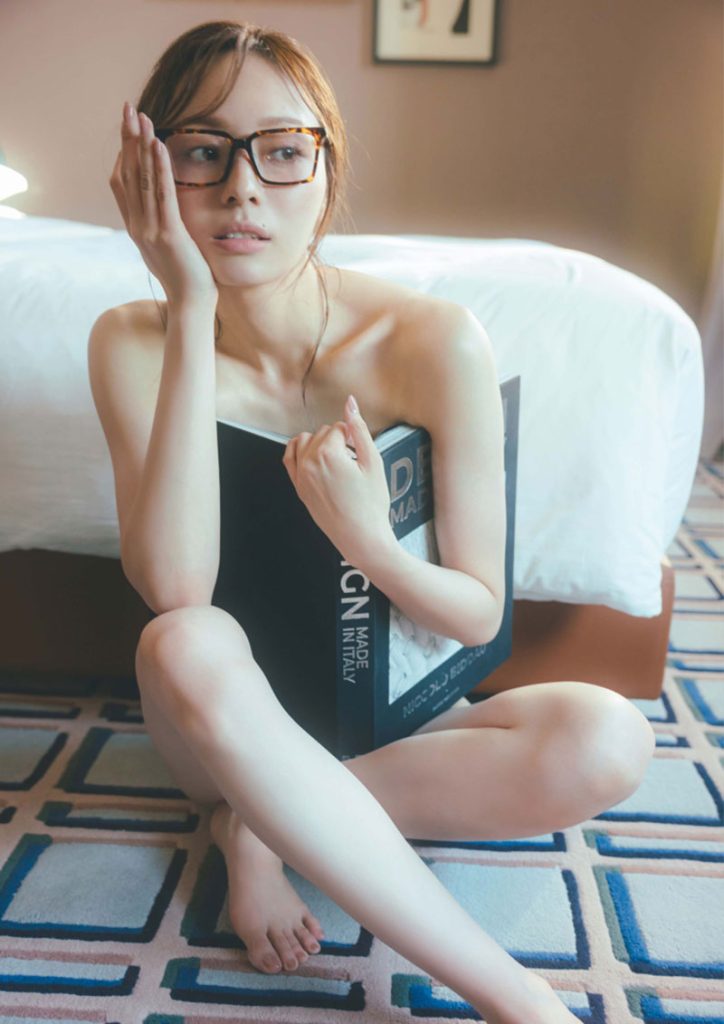 乃木坂46・梅澤美波2nd写真集『透明な覚悟』(光文社)