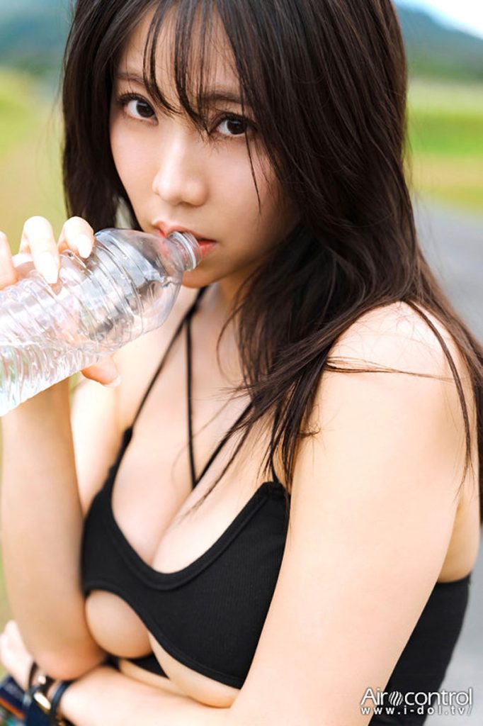 グラビアアイドル鈴木ふみ奈イメージDVD＆Blu-ray「Cairns ケアンズ」より