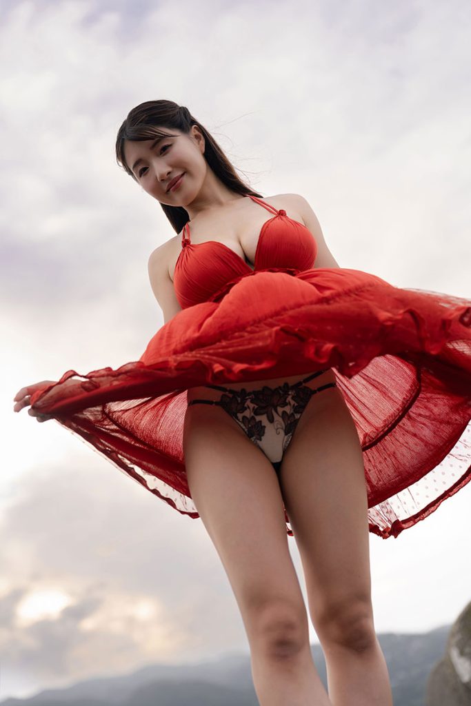 グラビアアイドル原つむぎイメージDVD「SUMMER GLORY」より