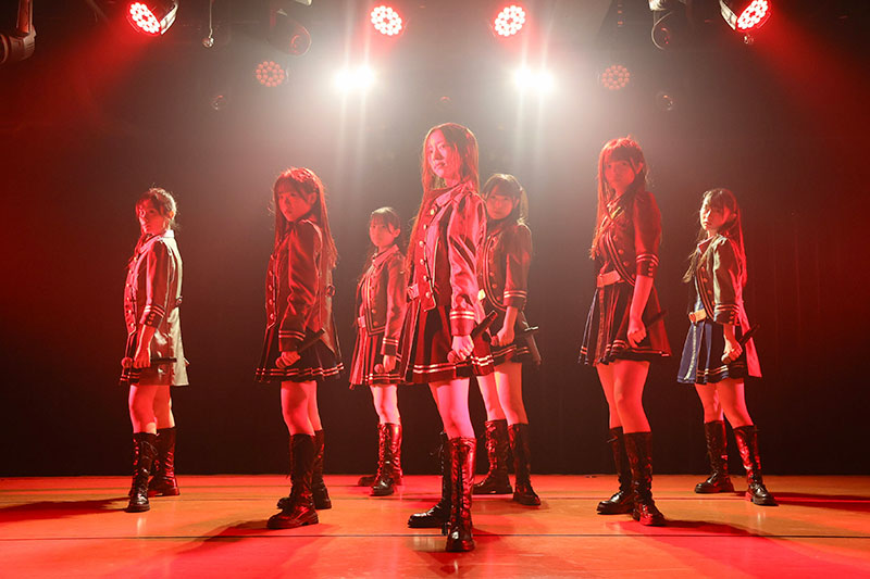 AKB48『手をつなぎながら』公演より