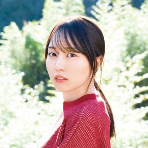 乃木坂46賀喜遥香、笑顔あふれるグラビアショット『週刊少年マガジン』表紙を飾る