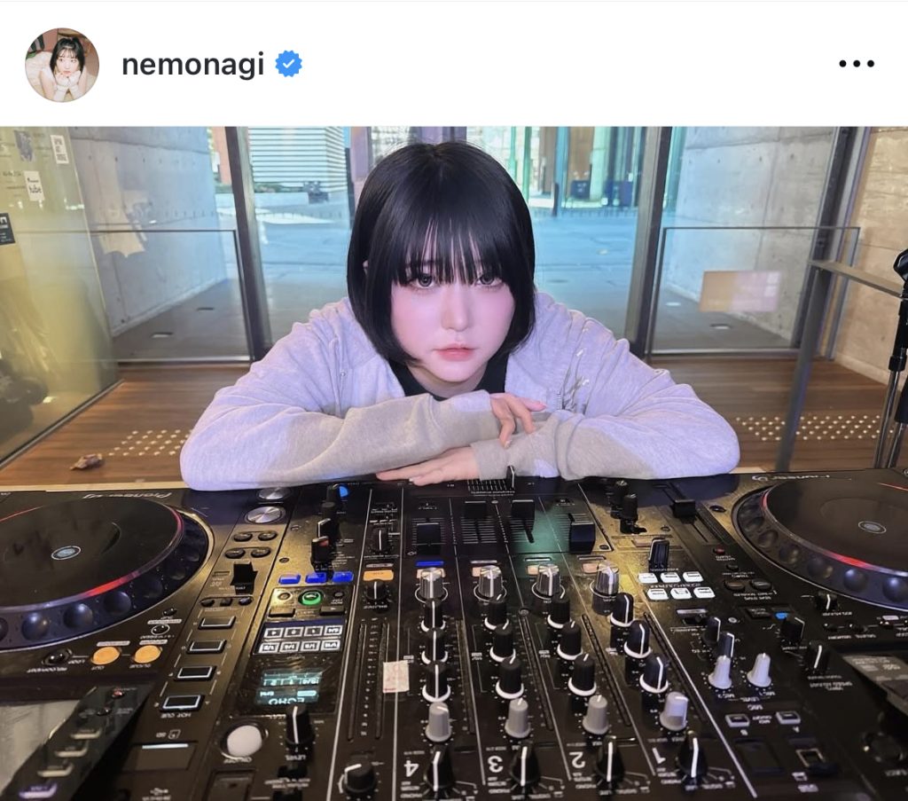 “でんぱ縛りDJ”をやり終えて満足げ