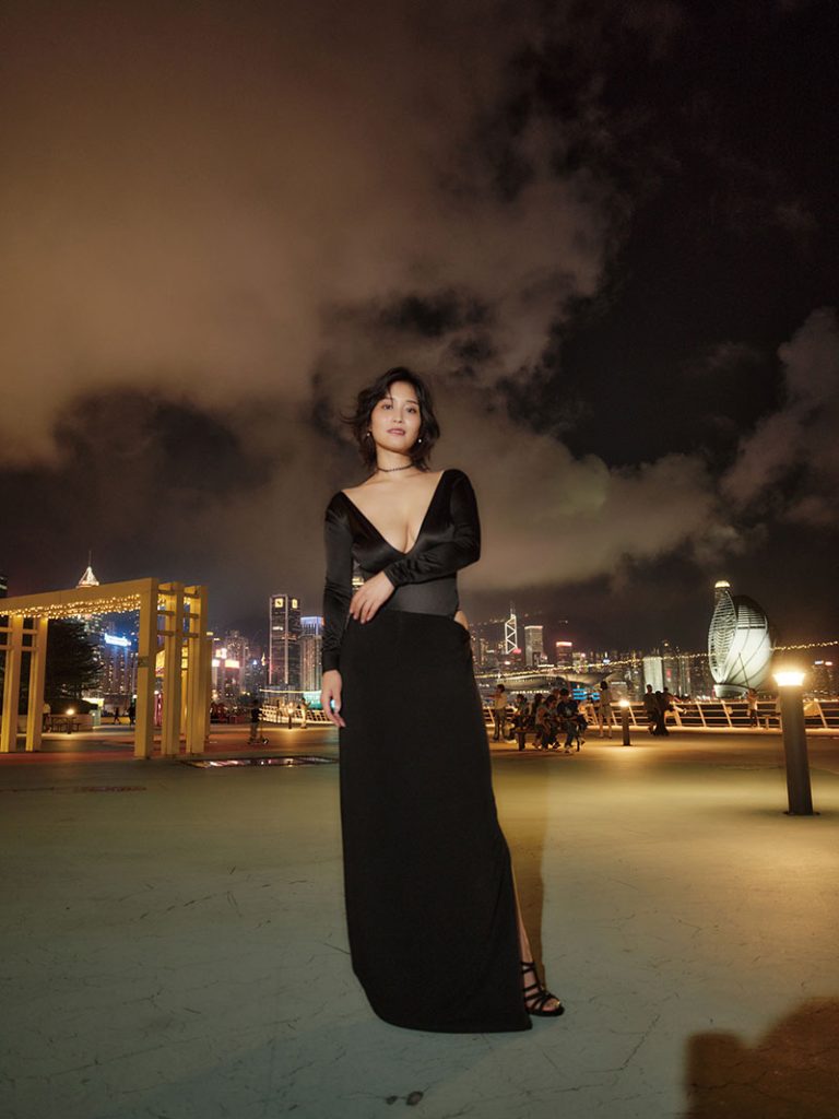 グラビアアイドル高橋凛フォトブック「official photo book organic beauty」より