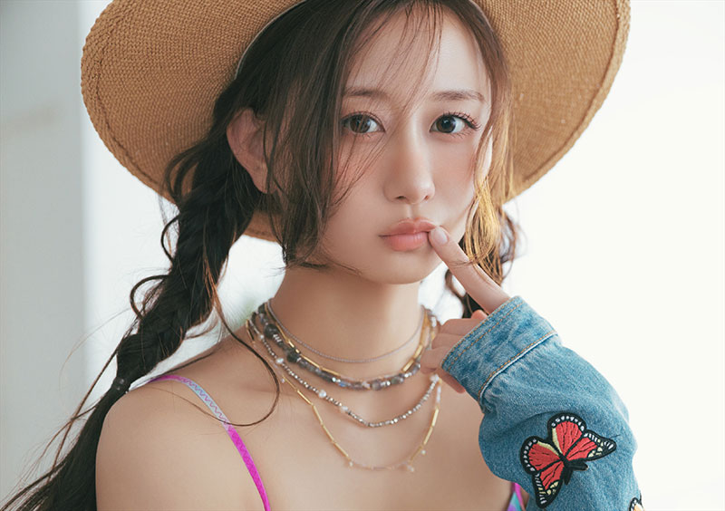 『古畑奈和カレンダー2026』Bタイプ表紙カット