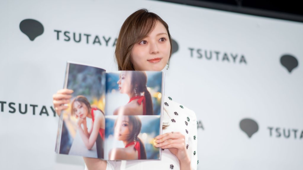 乃木坂46・梅澤美波2nd写真集『透明な覚悟』発売記念取材会より