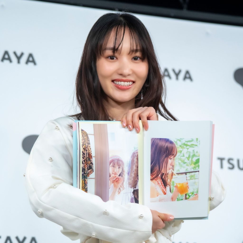 菅井友香が写真集『たびすがい』発売記念取材会に出席