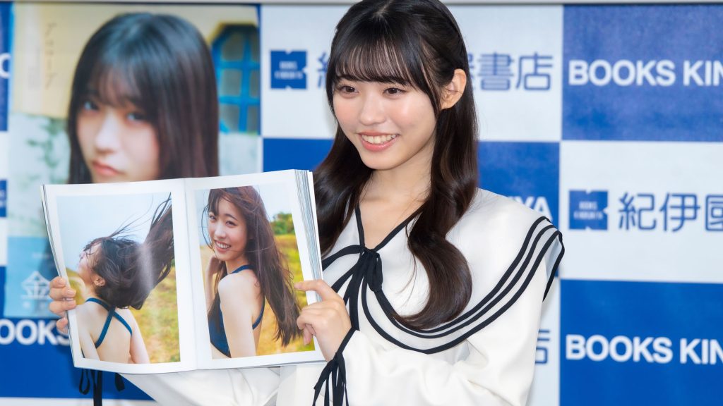 1st写真集「プロローグ」発売記念取材会に出席した僕が見たかった青空・金澤亜美