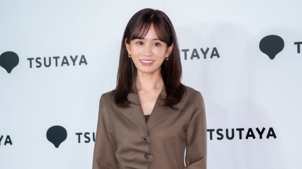 前田敦子が写真集『Beste(ベステ)』発売記念取材会に出席