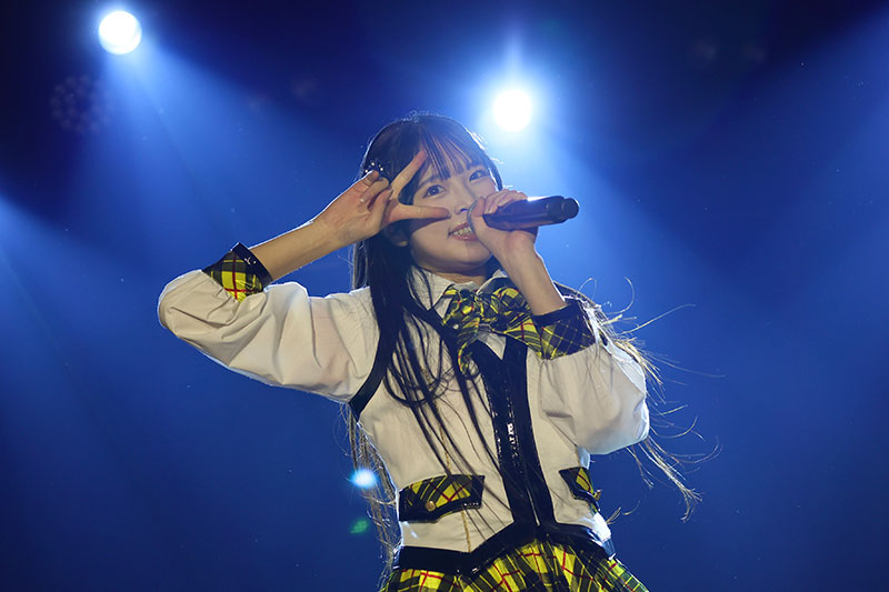 AKB48『手をつなぎながら』公演より