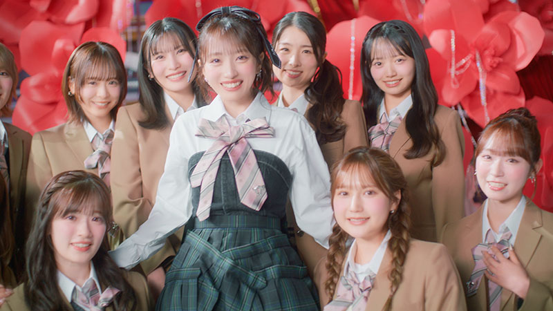 AKB48『向かい風』MVより