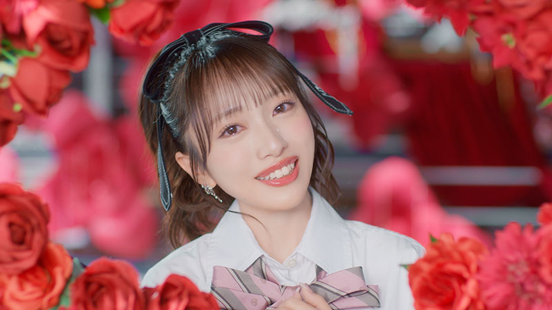 AKB48『向かい風』MVより