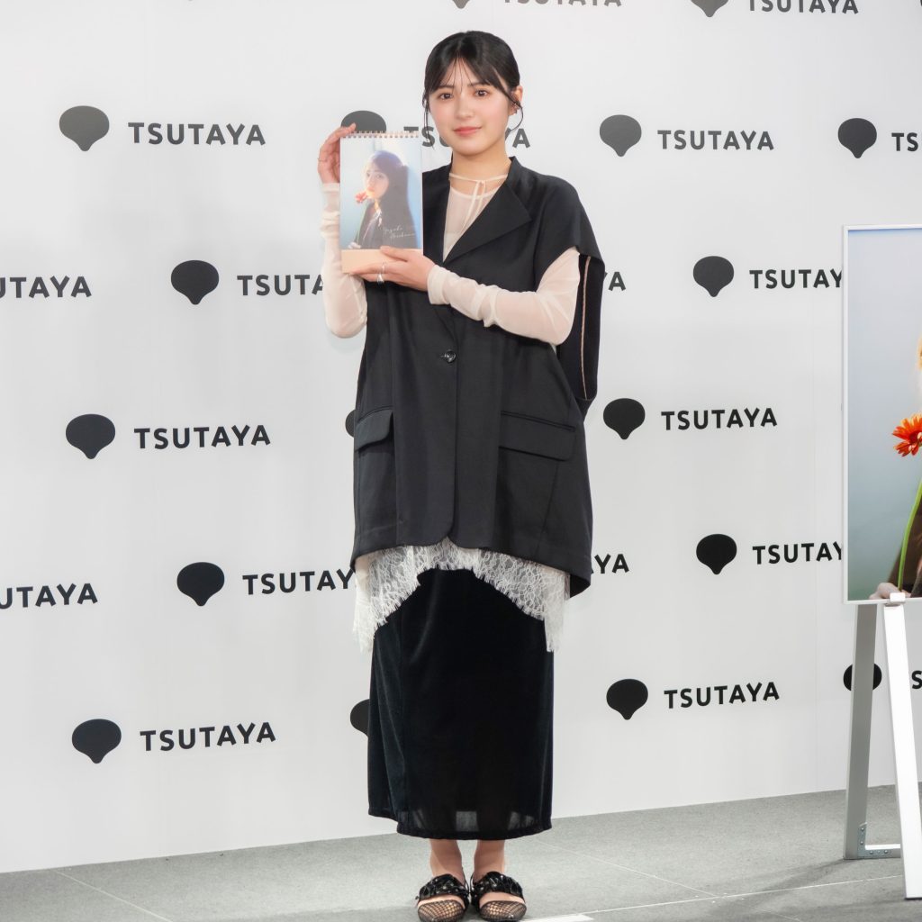 平川結月がカレンダー「平川結月CALENDAR 2026.4-2027.3」発売記念取材会に出席