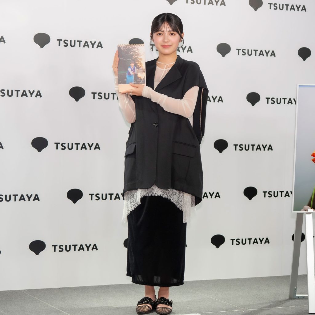 平川結月がカレンダー「平川結月CALENDAR 2026.4-2027.3」発売記念取材会に出席