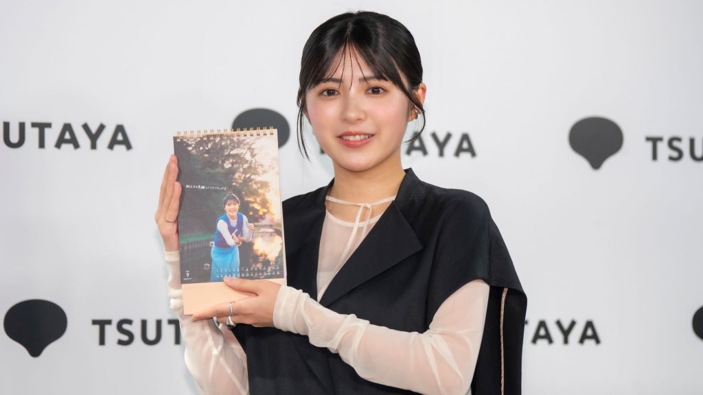 『平川結月CALENDAR 2026.4-2027.3』発売記念取材会に出席した平川結月