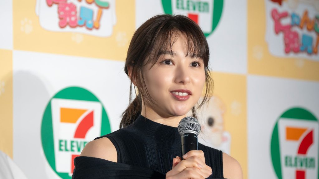桜井日奈子がセブン‐イレブン『にゃんこ発見！』新商品発表会に出席
