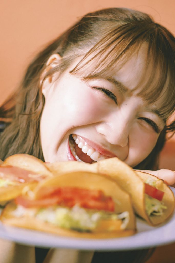 『超ときめき♡宣伝部 吉川ひより1st写真集 ひよりんっぽ』より