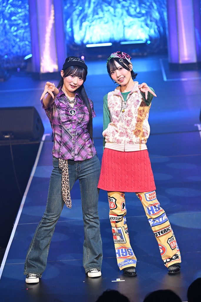『Zipper×NIG FES–LIVE＆FASHION SHOW–』より佐藤莉華と吉川海未
