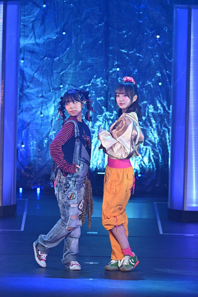 『Zipper×NIG FES–LIVE＆FASHION SHOW–』より吉村萌南と日比野芽奈