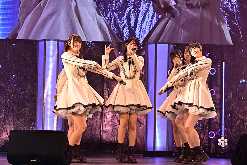 『Zipper×NIG FES–LIVE＆FASHION SHOW–』よりRain Treeのライブステージ