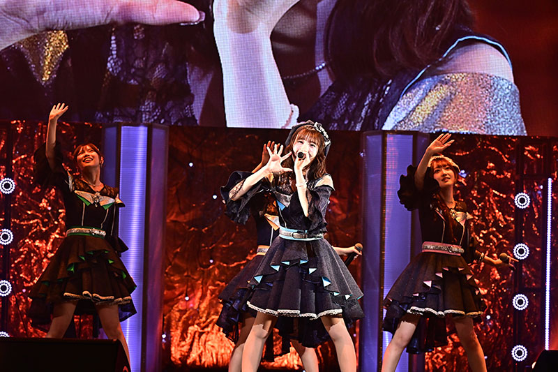 『Zipper×NIG FES–LIVE＆FASHION SHOW–』よりラフ×ラフのライブステージ