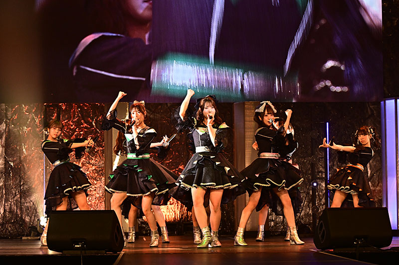 『Zipper×NIG FES–LIVE＆FASHION SHOW–』よりラフ×ラフのライブステージ