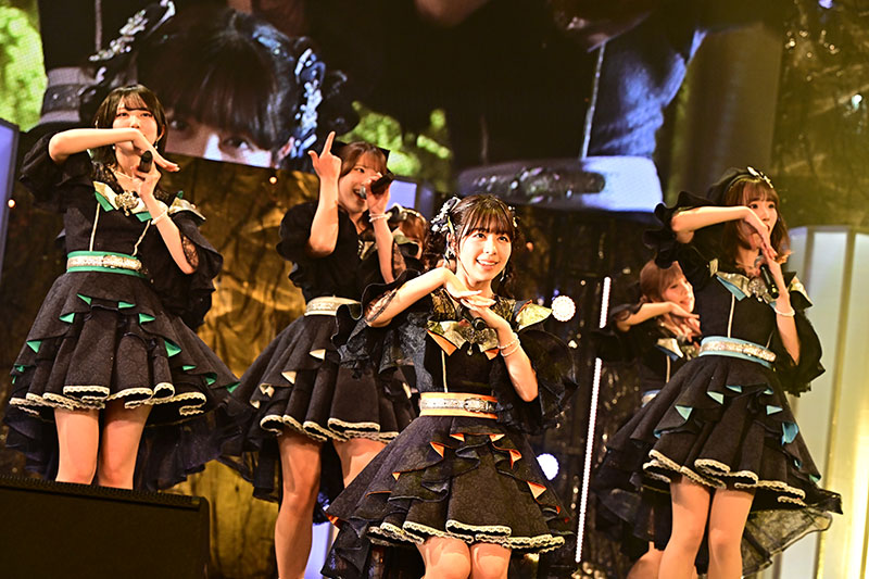 『Zipper×NIG FES–LIVE＆FASHION SHOW–』よりラフ×ラフのライブステージ