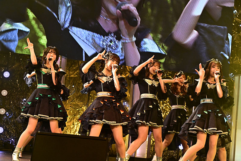 『Zipper×NIG FES–LIVE＆FASHION SHOW–』よりラフ×ラフのライブステージ