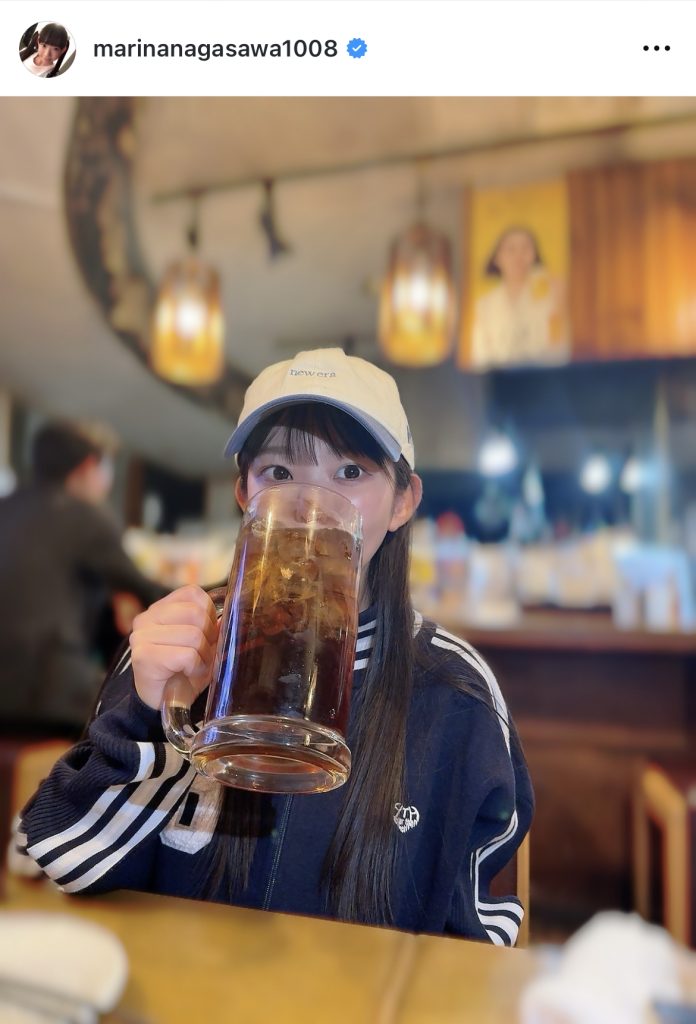 メガジョッキを手に「最近一周まわってビール好き」とコメント