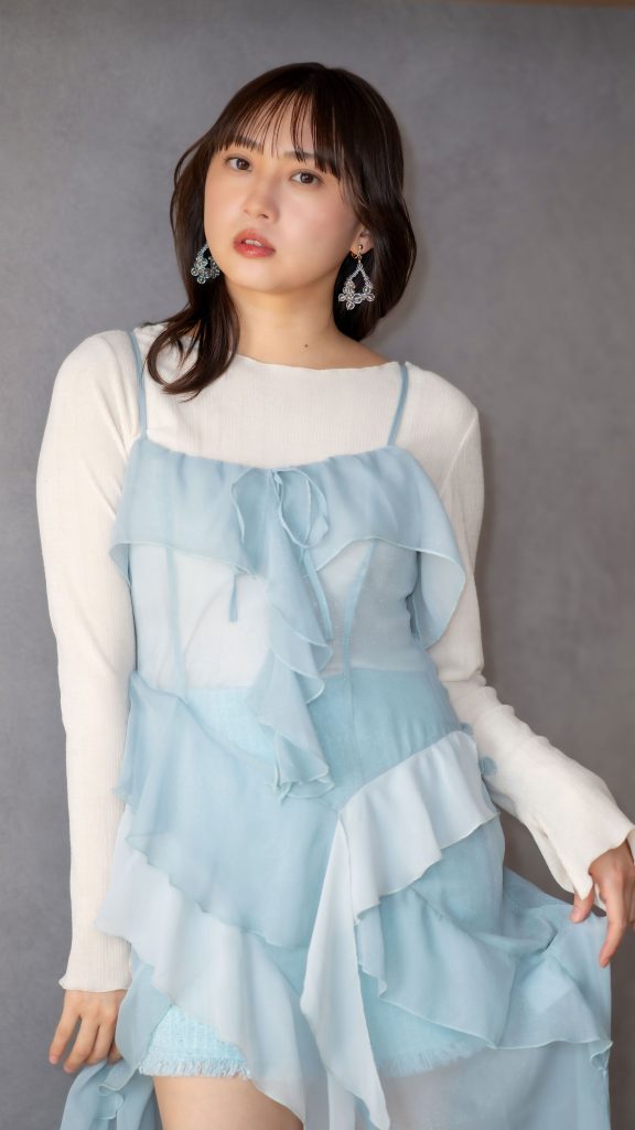 写真集『アップデート中』を発売する木﨑ゆりあ