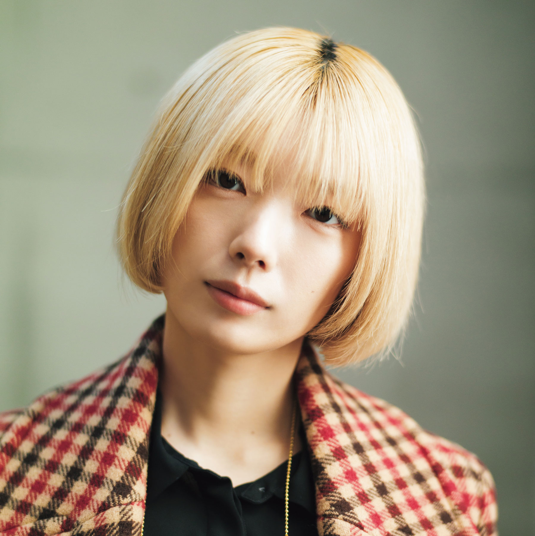 櫻坂46藤吉夏鈴、静かに強く──祈りの表情に息をのむグラビア｜BUBKA