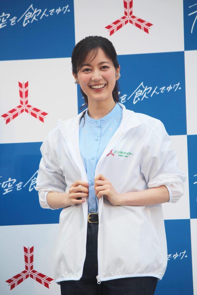 サンプリングイベント「三ツ矢サイダー 澄みきる青空バルーン」に登壇した生田絵梨花