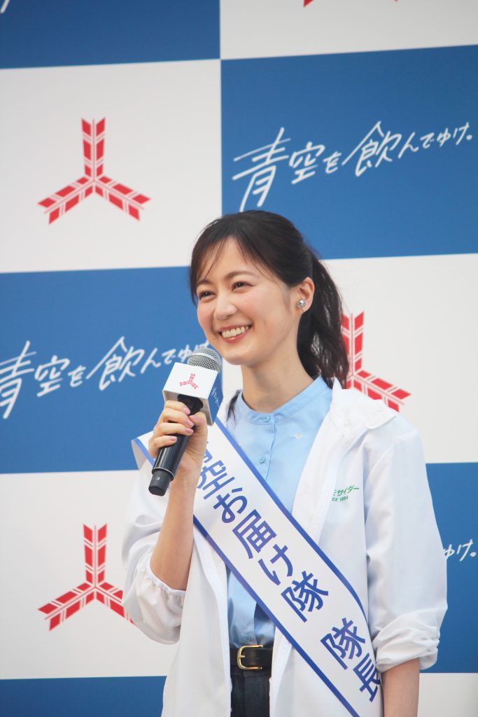 サンプリングイベント「三ツ矢サイダー 澄みきる青空バルーン」に登壇した生田絵梨花