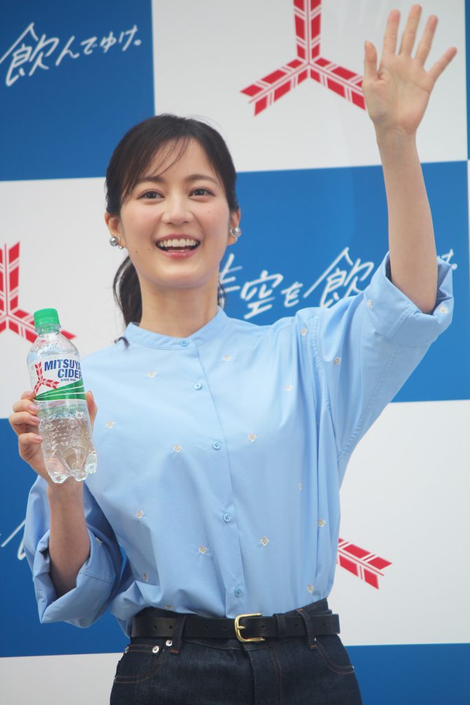 サンプリングイベント「三ツ矢サイダー 澄みきる青空バルーン」に登壇した生田絵梨花