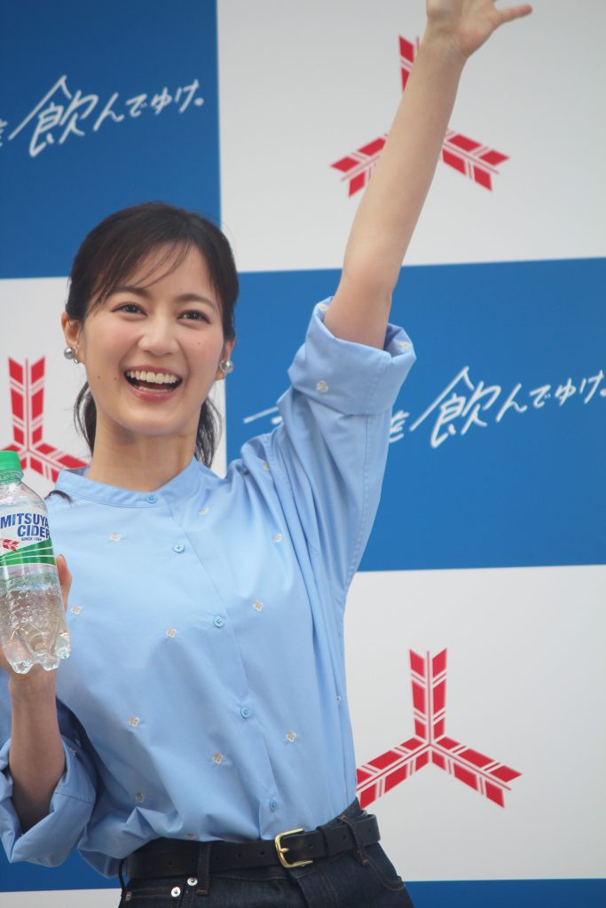 サンプリングイベント「三ツ矢サイダー 澄みきる青空バルーン」に登壇した生田絵梨花