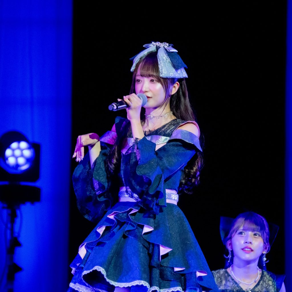 「ラフ×ラフ 3rd Anniversary LIVE」より『ドラマみたいに言わなきゃ』のお題“そばにいるよ”に回答する日比野芽奈