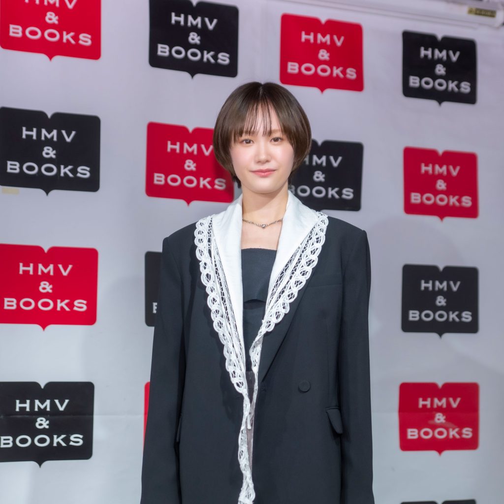 『尾碕真花2026.4-2027.3 卓上カレンダー』発売記念取材会より