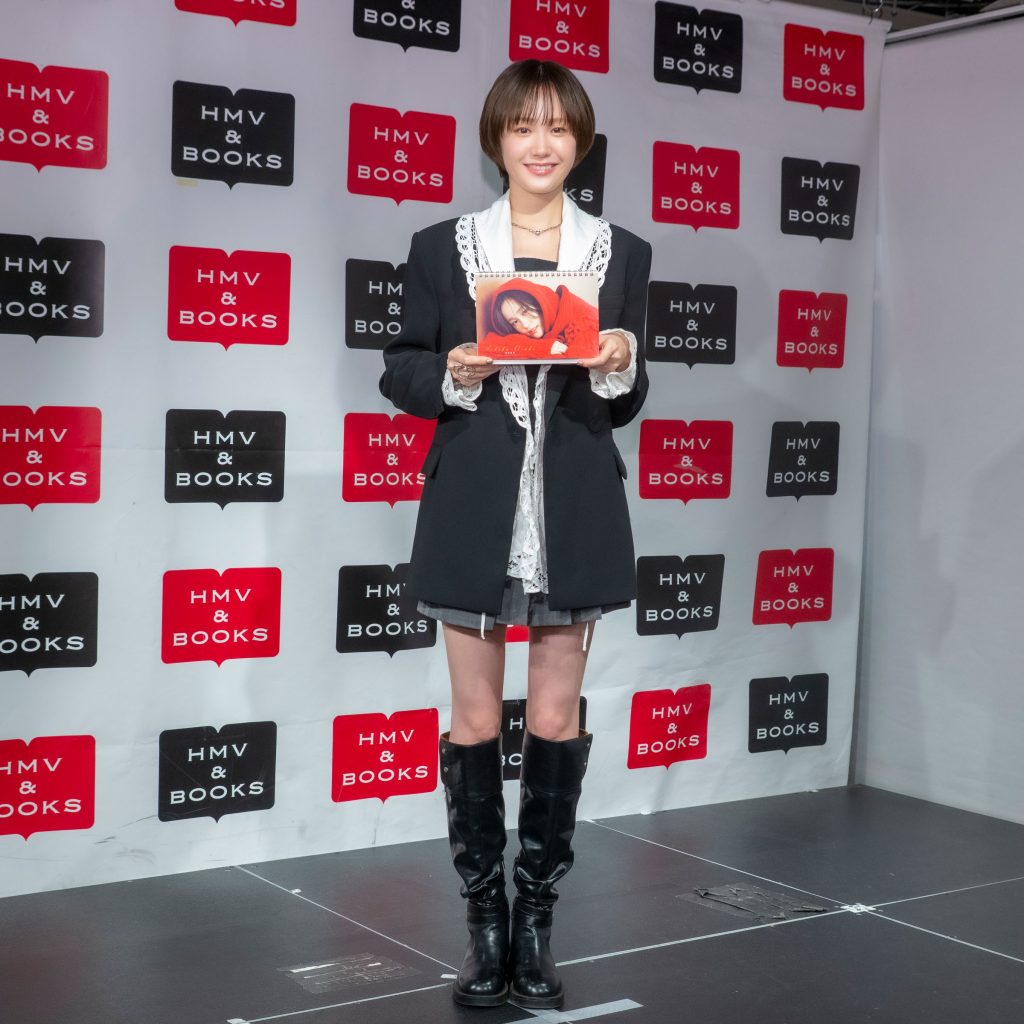 『尾碕真花2026.4-2027.3 卓上カレンダー』発売記念取材会より