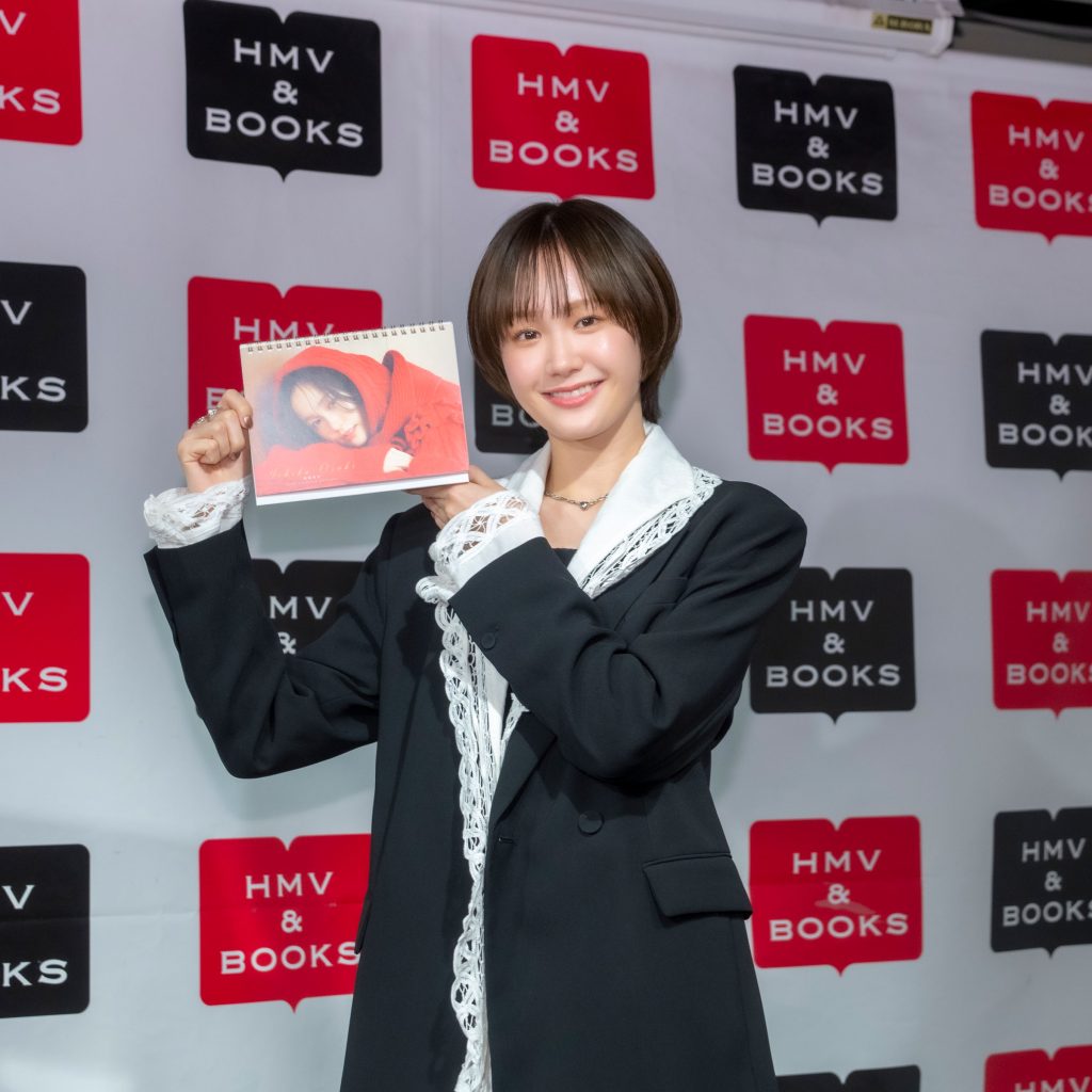 『尾碕真花2026.4-2027.3 卓上カレンダー』発売記念取材会より