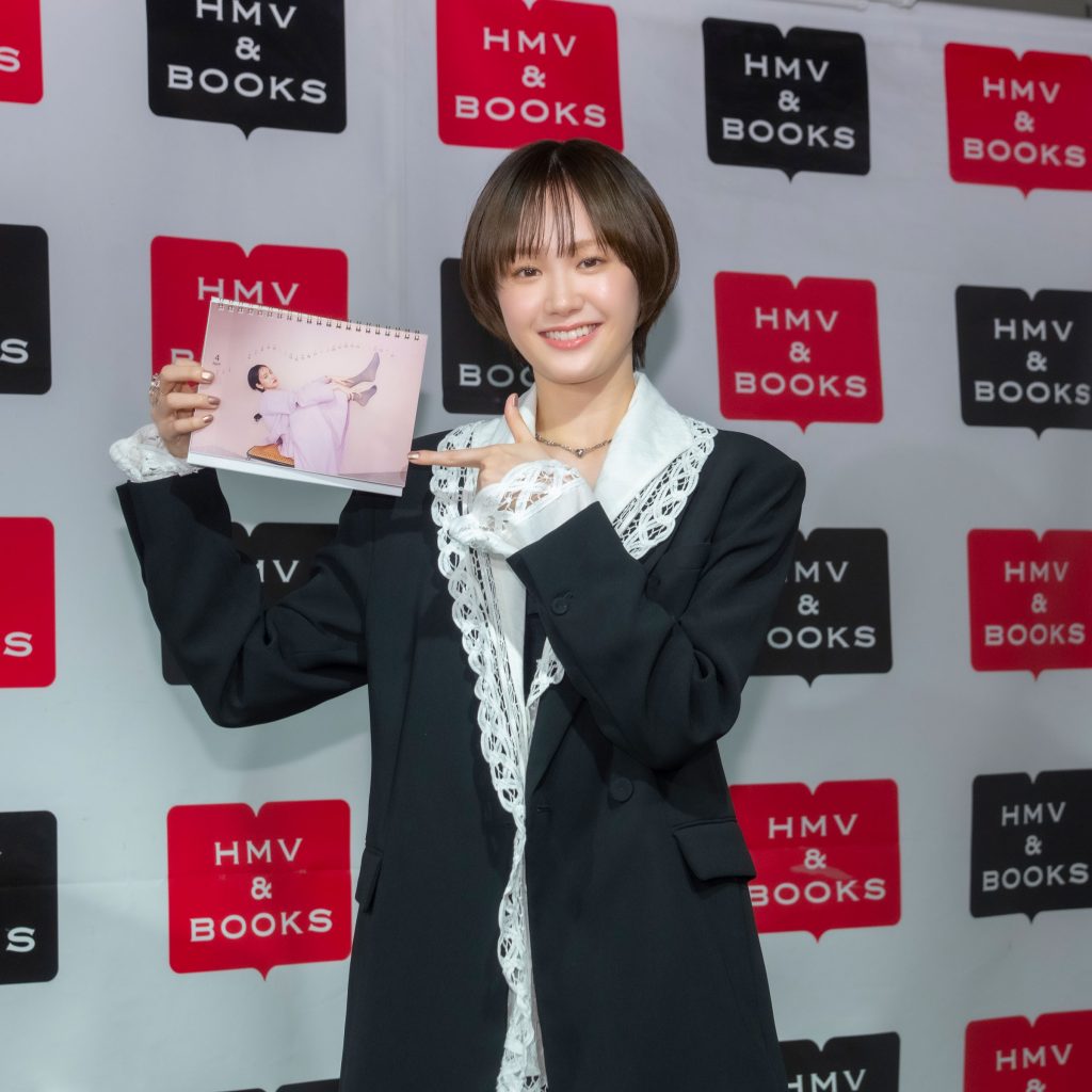 『尾碕真花2026.4-2027.3 卓上カレンダー』発売記念取材会より