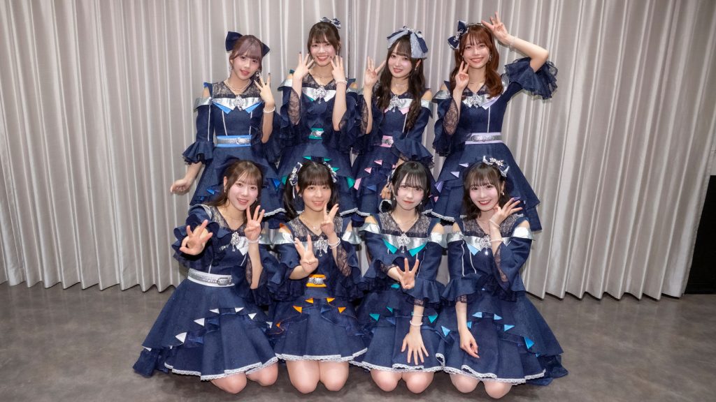 ラフ×ラフ(前列左から佐々木楓菜、吉村萌南、永松波留、夏目涼風、後列左から藤崎未来、高梨結、日比野芽奈、齋藤有紗)