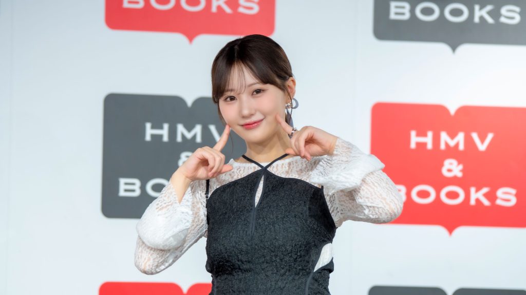 3rd写真集『ぜんぶ、ほんと』発売記念取材会に出席した田中美久