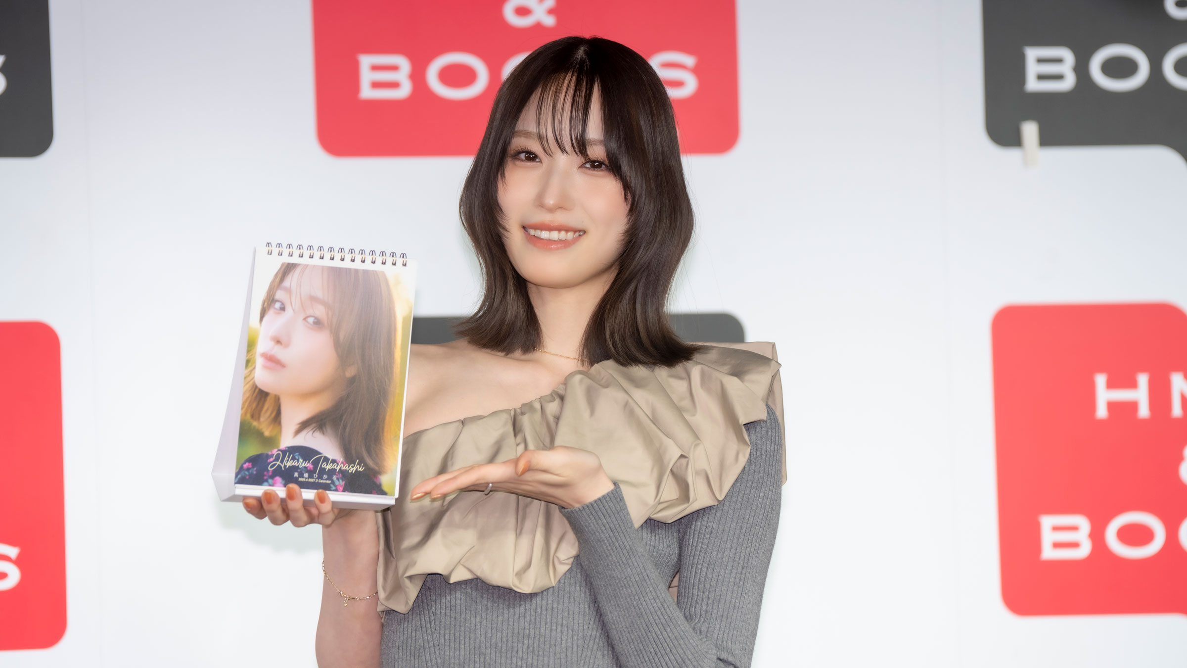 希少】高橋ひかる 2016年 2017年(訳あり)カレンダー2本＋切り抜き雑誌 2026