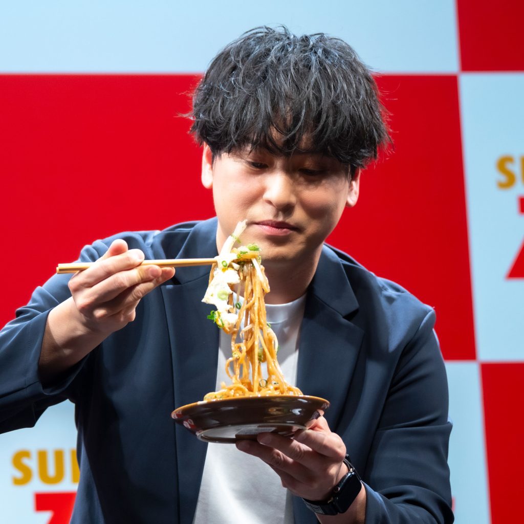 グルテンフリーヌードル「スーパー麺」新アンバサダー就任発表イベントに出席した山下健二郎