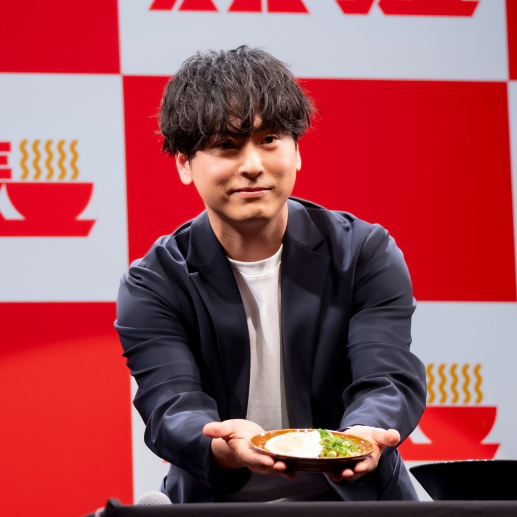 グルテンフリーヌードル「スーパー麺」新アンバサダー就任発表イベントに出席した山下健二郎