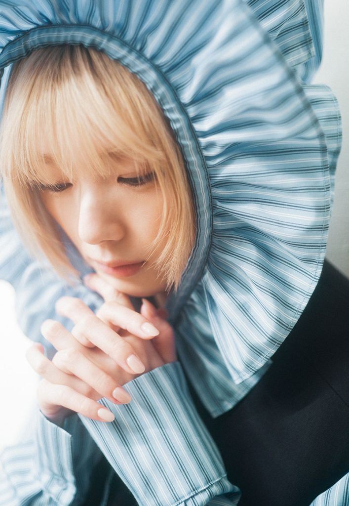 『週刊少年マガジン15号』に登場している櫻坂46・藤吉夏鈴