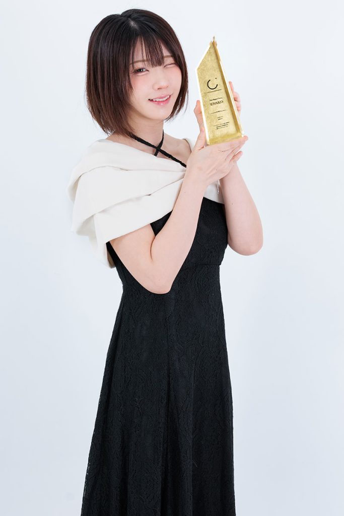 『第3回トップカバーアワード』を受賞したえなこ