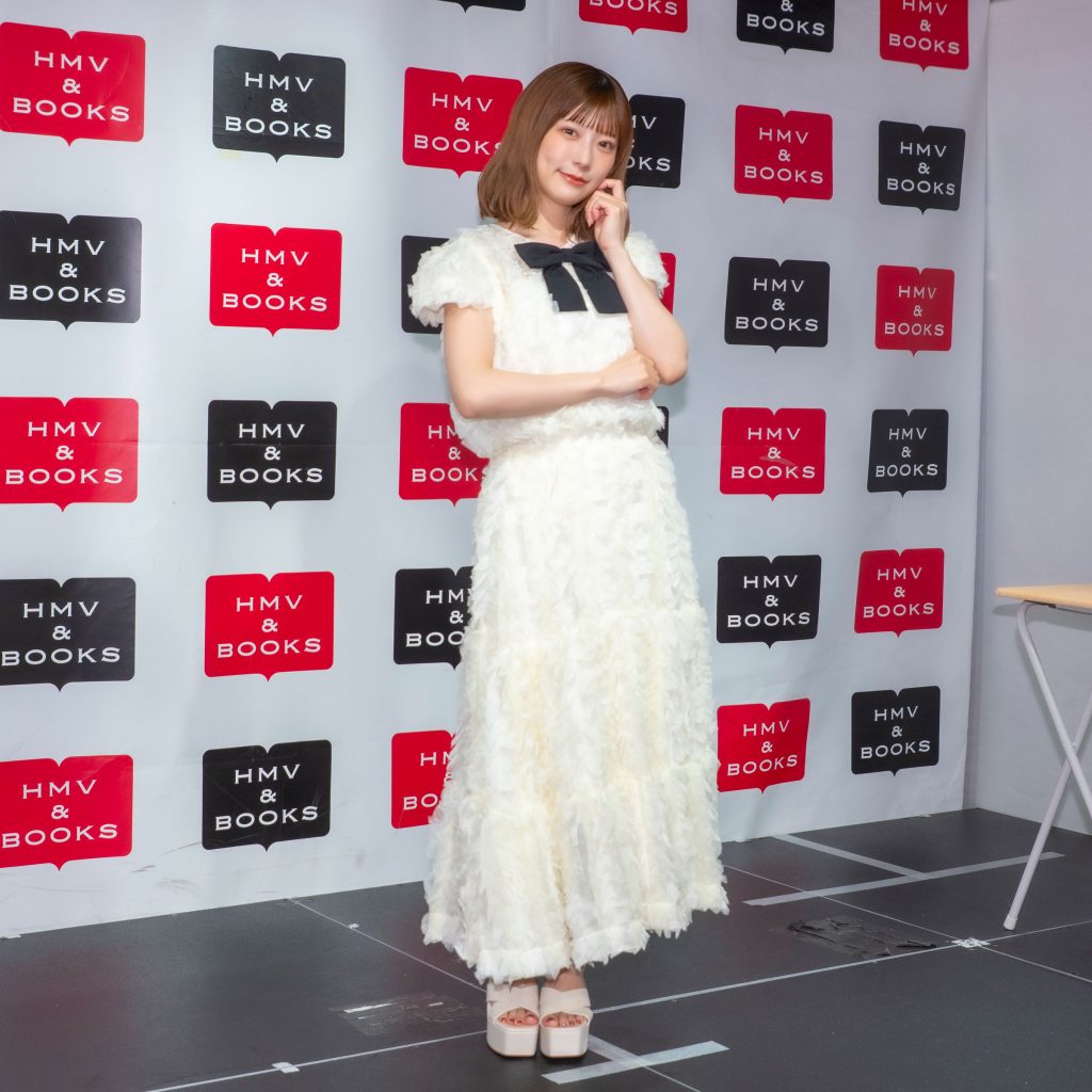 東村芽依が『東村芽依2026.4-2027.3カレンダー』発売記念取材会に出席