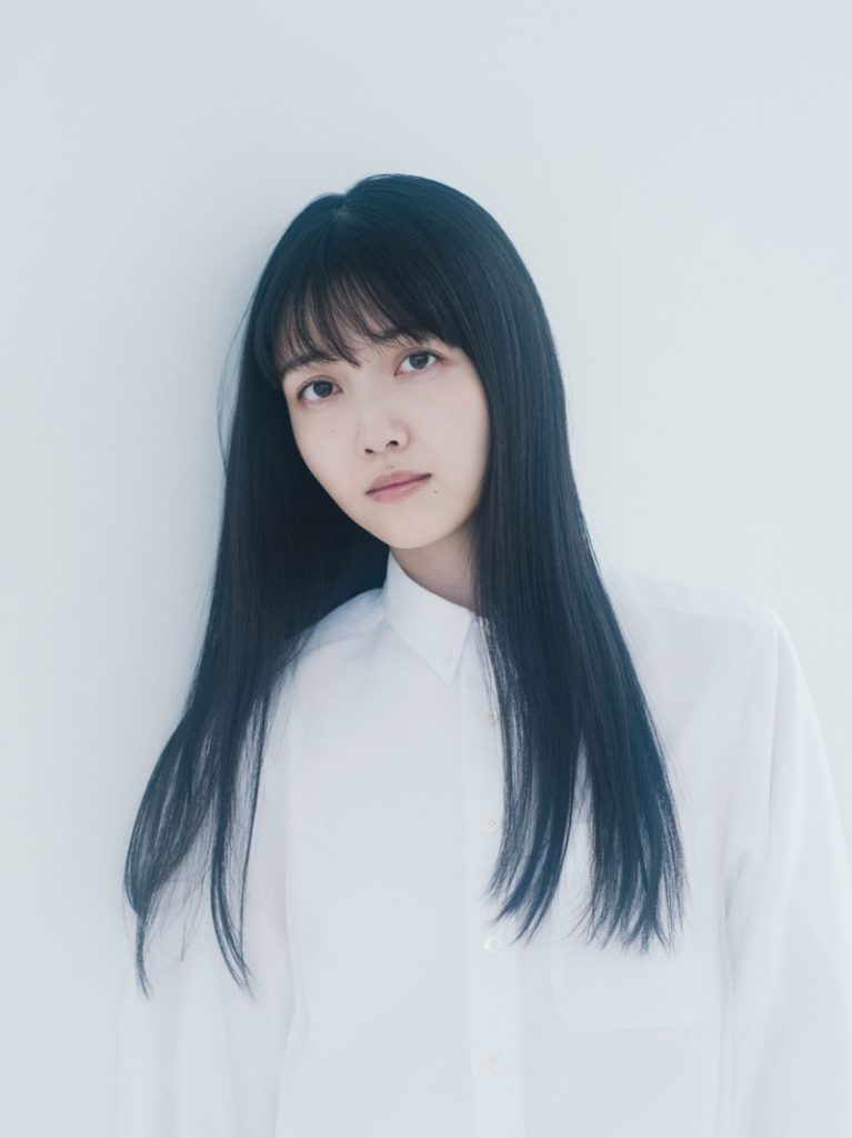 セレモニアルピッチを行う久保史緒里