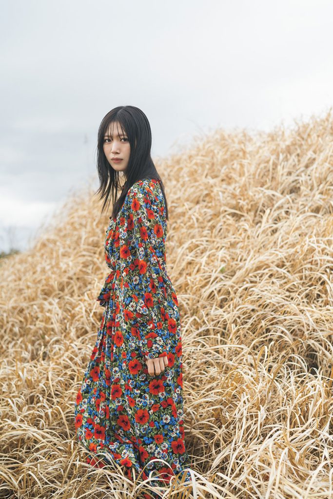 『週刊少年マガジン21号』巻中グラビアを飾る櫻坂46・村山美羽