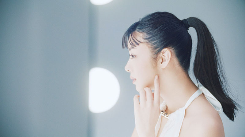 フェイスパウダー「コンプレクションクリエイター」TVCMより